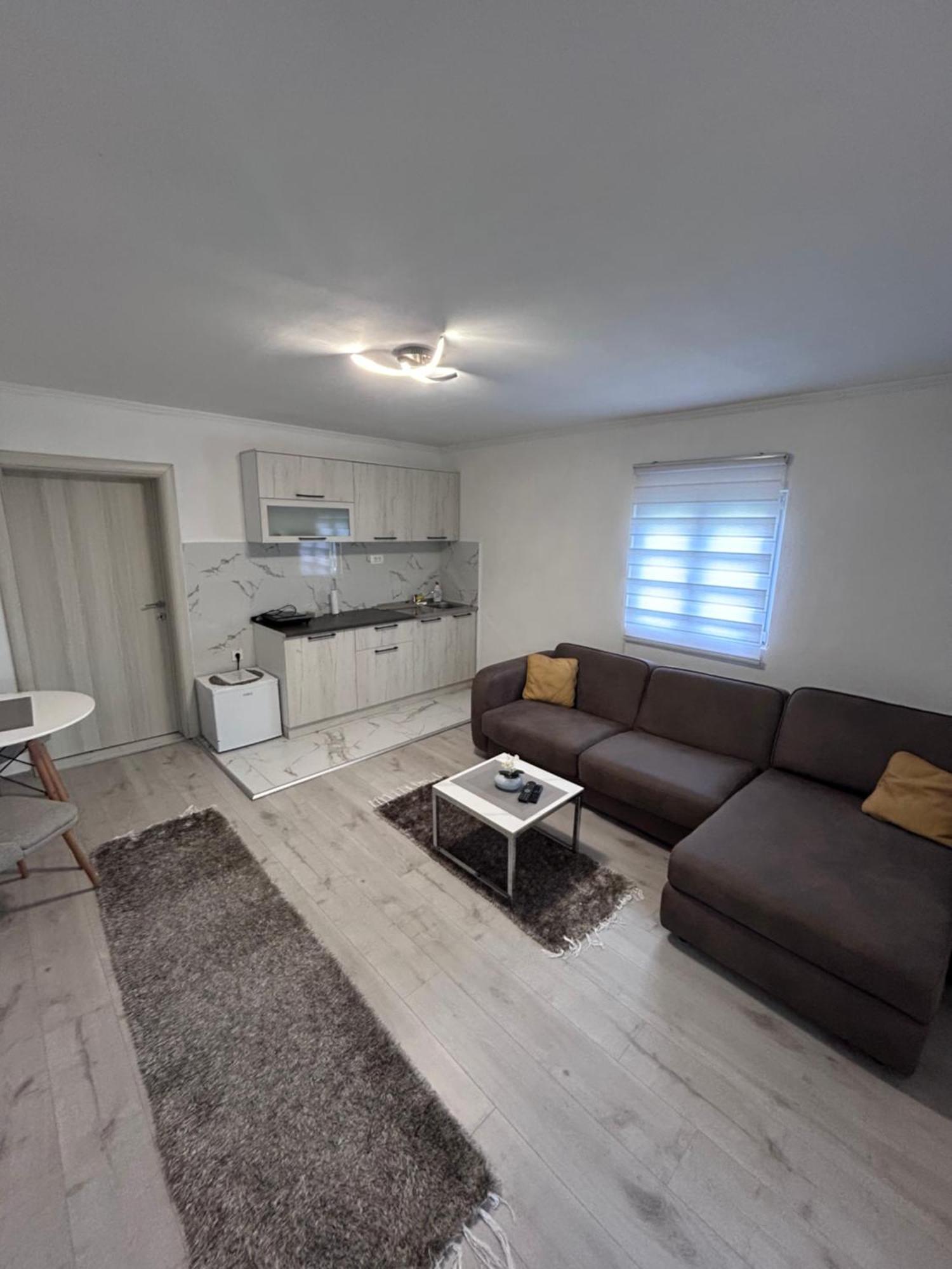 Apartment Airport Dd Mitrovici  المظهر الخارجي الصورة